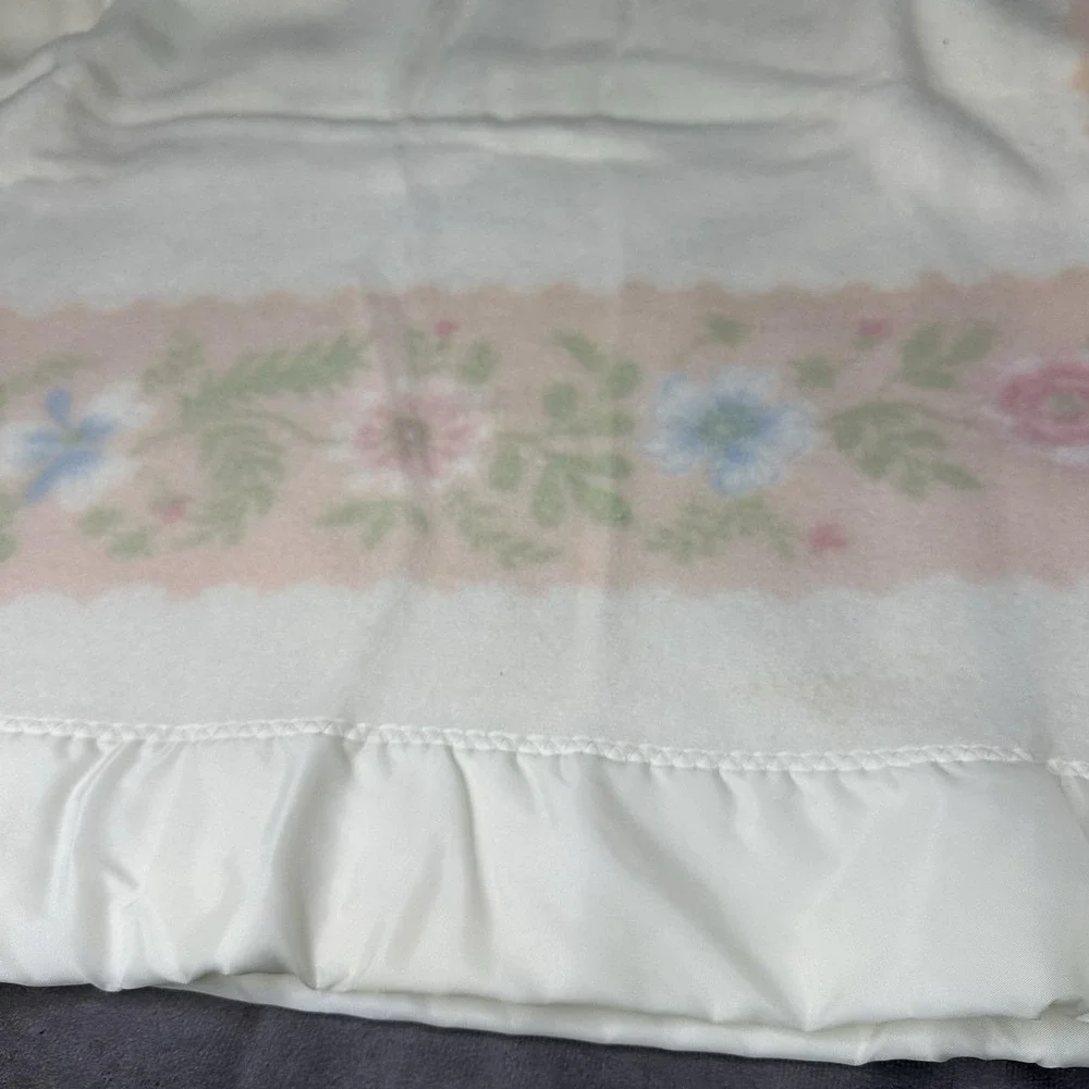 Vintage North Star Buttercup Baby's First Blanket Satin Trim Floral Pastel Fleec